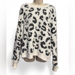 POL Cream & Black Leopard Fuzzy Crew Neck Sweater Large Boho Cozy Soft Girl